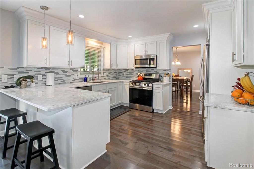 300 Shellbourne Drive Rochester Hills, MI 48309 - Photo 14 of 45