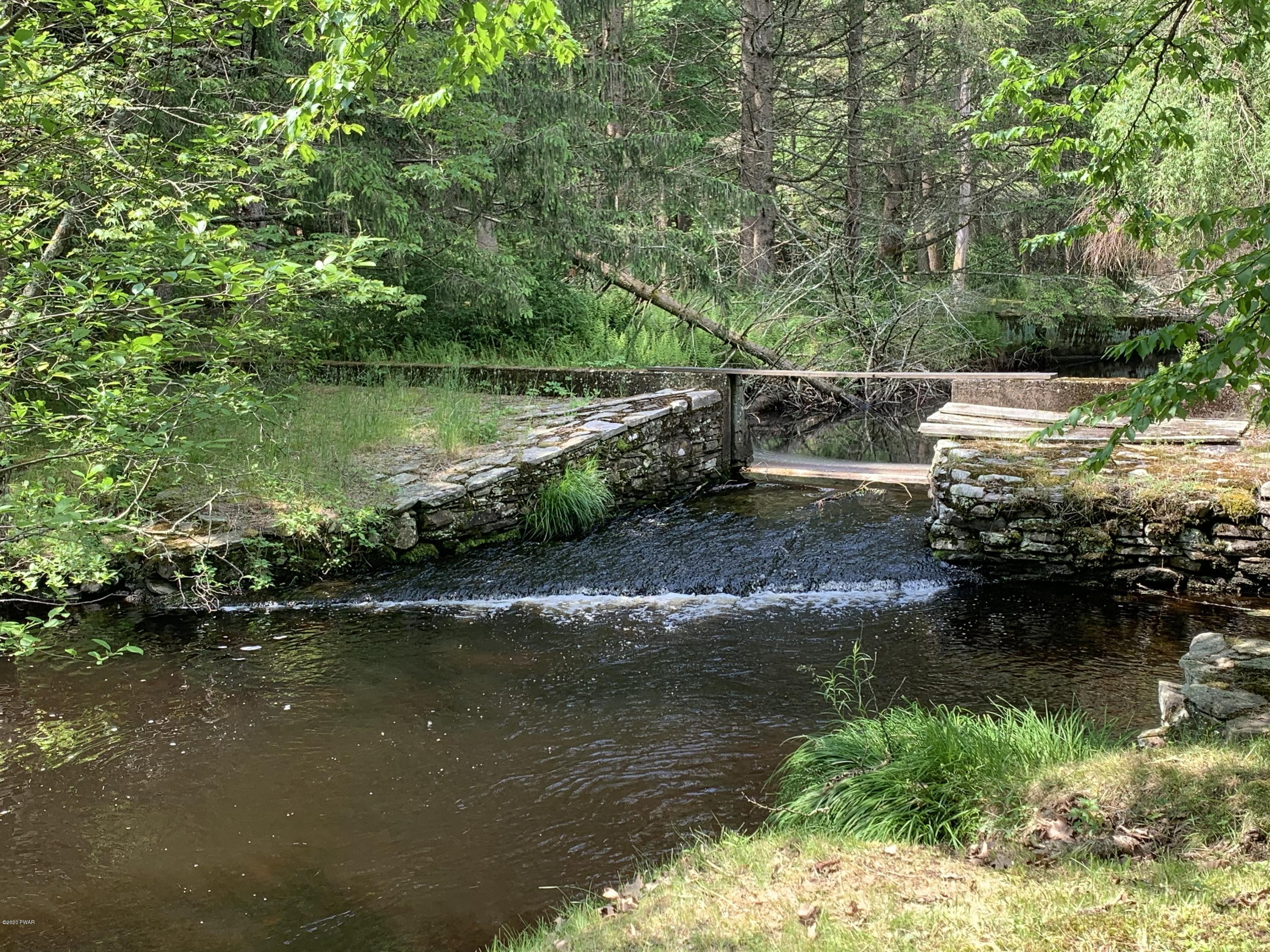 741 Raymondskill Road Milford, PA 18337 - Photo 3 of 66 Waterfalls