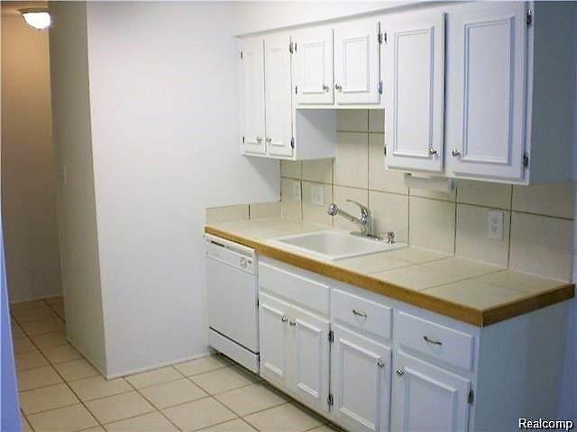 837 West Maple Road, Unit 43 Clawson, MI 48017 - Photo 3 of 11