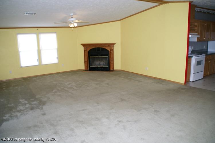 5816 Brickplant Road Amarillo, TX 79124 - Photo 15 of 20 Living Room View 3