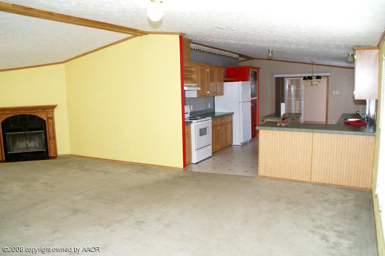 5816 Brickplant Road Amarillo, TX 79124 - Photo 16 of 20 Living Room View 2