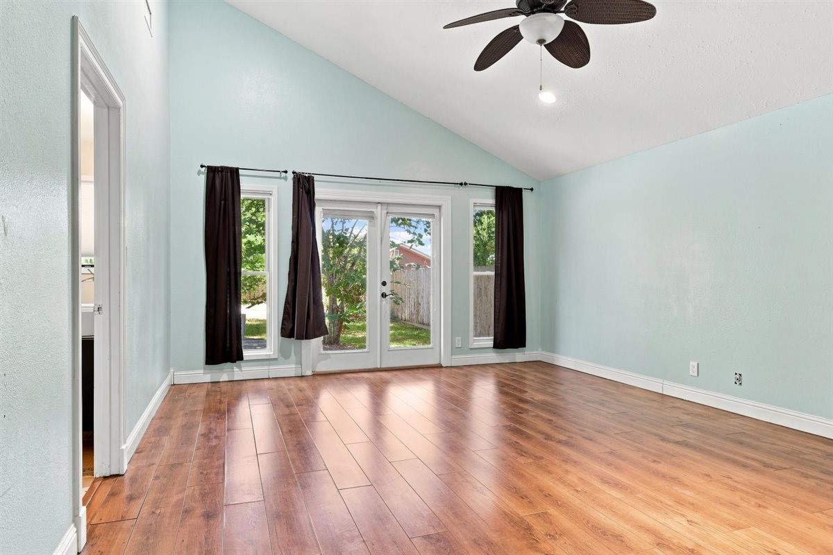 105 Perth Road Victoria, TX 77904 - Photo 13 of 25 Gallery Image 13
