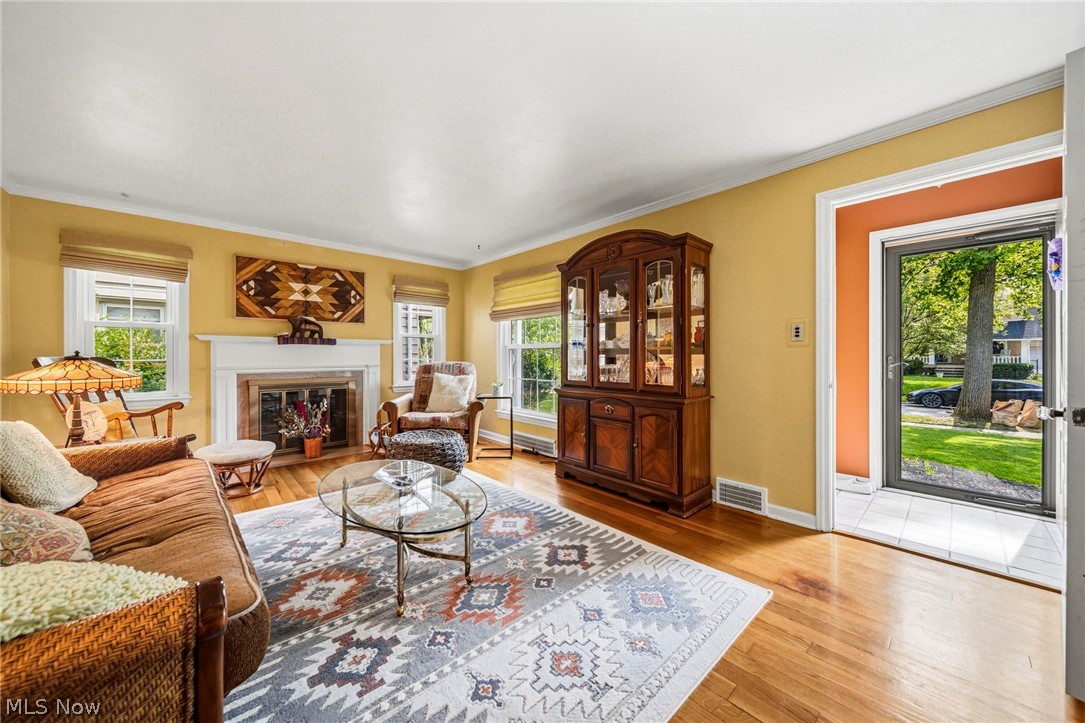 852 Englewood Road Cleveland Heights, OH 44121 - Photo 4 of 26