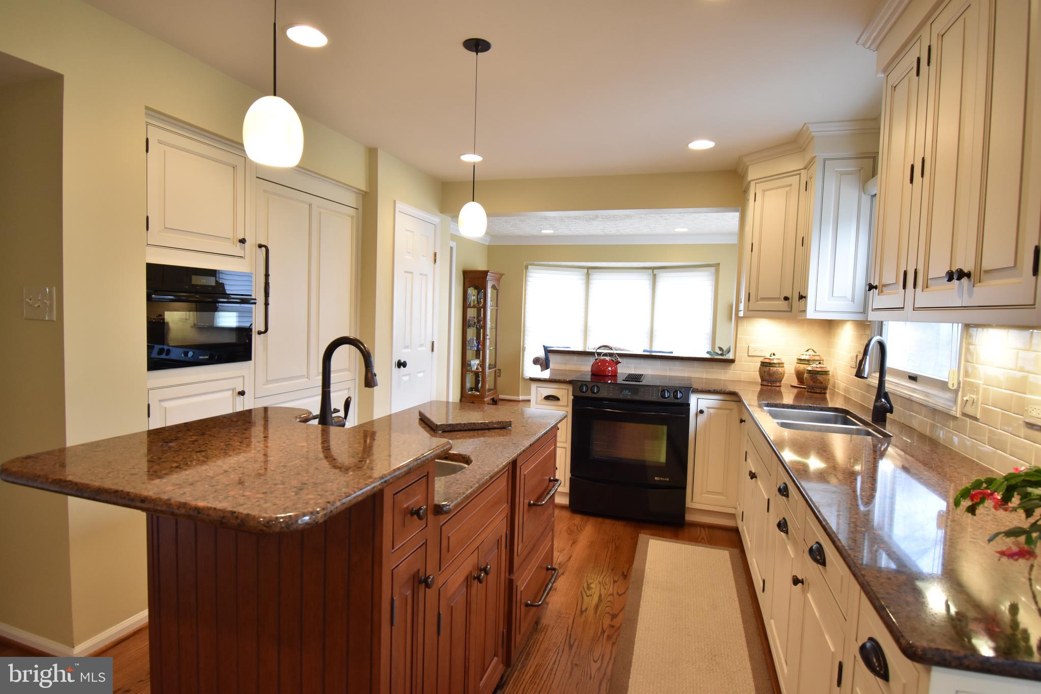 909 Metfield Road Towson, MD 21286 - Photo 3 of 50