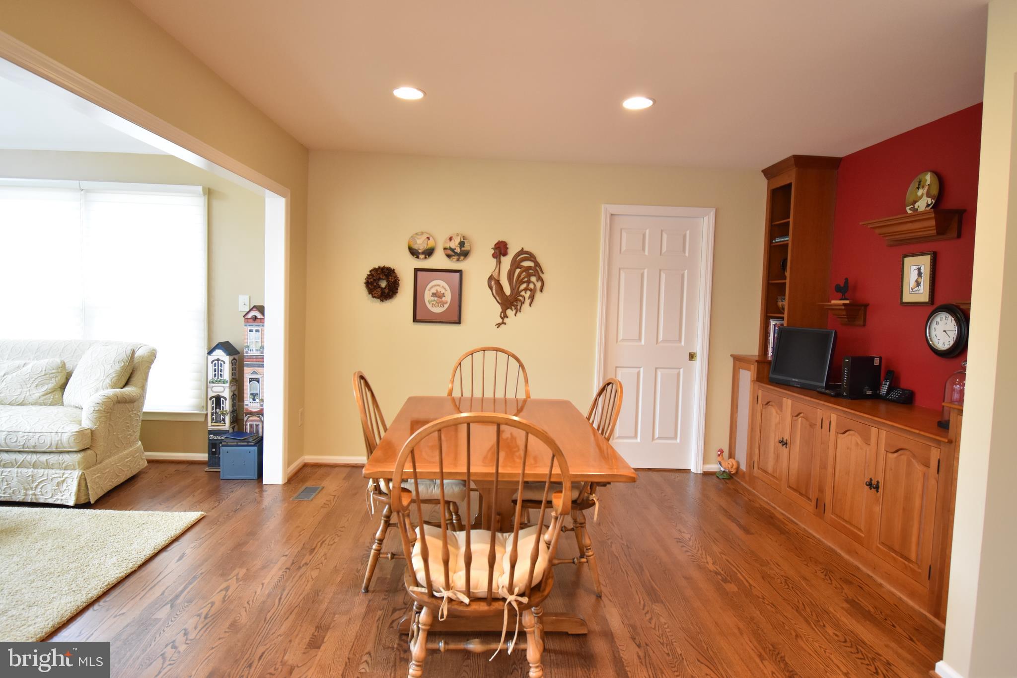 909 Metfield Road Towson, MD 21286 - Photo 6 of 50