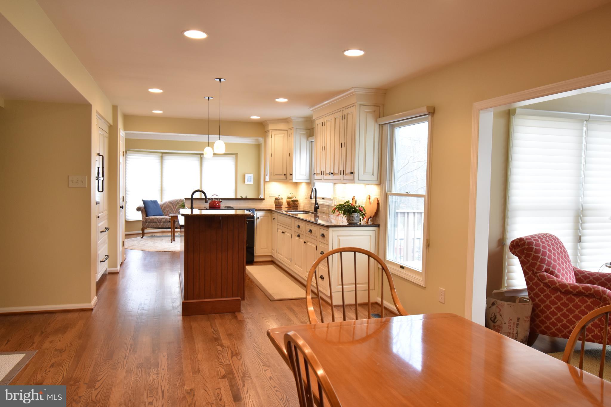909 Metfield Road Towson, MD 21286 - Photo 7 of 50