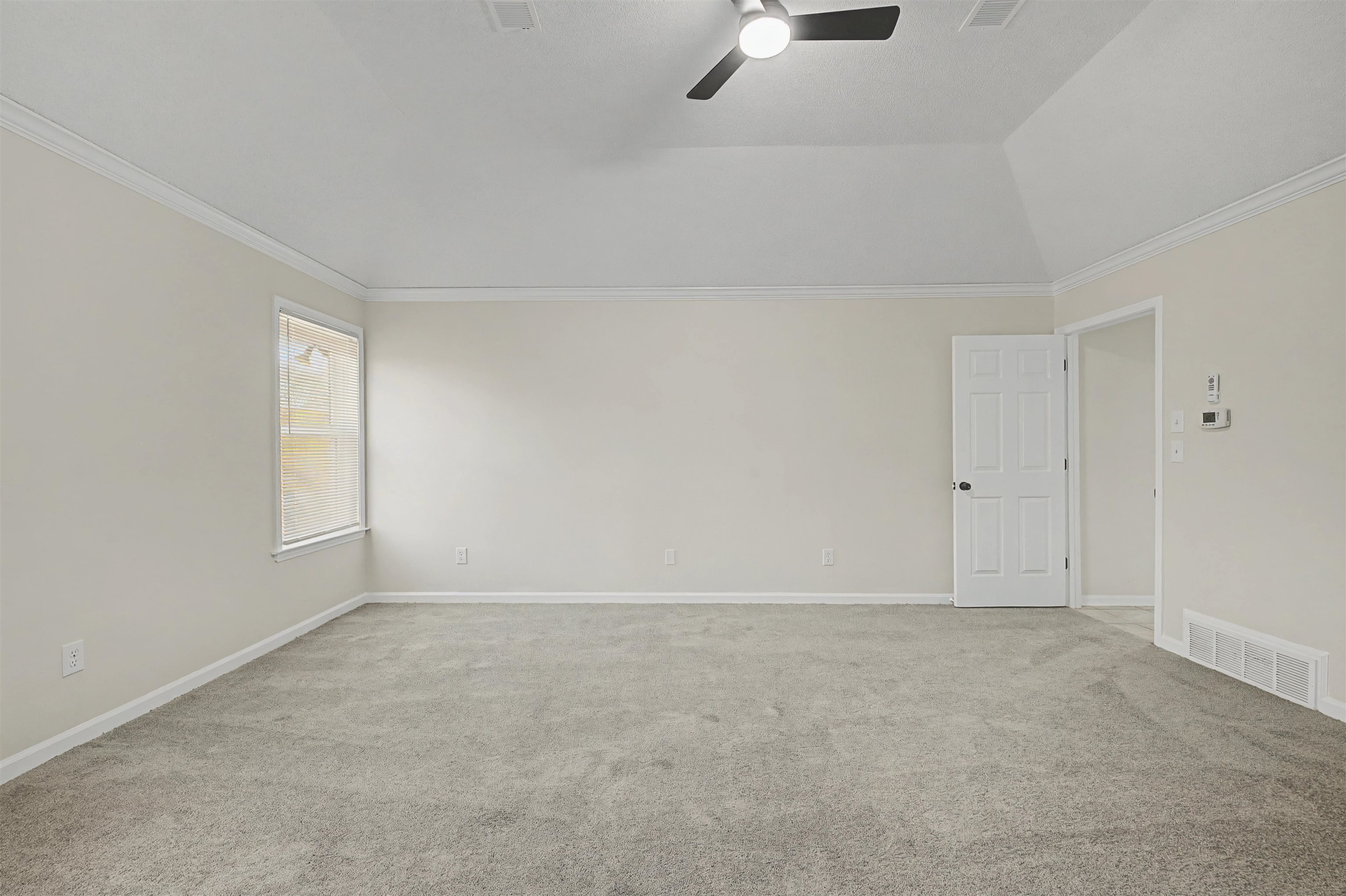 8208 Clinton Way Cove Memphis, TN 38018 - Photo 24 of 31 a view of an empty room