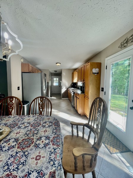 460 Mate Allen Road Gainesboro, TN 38562 - Photo 20 of 49 a view of a livingroom with furniture window and outside view