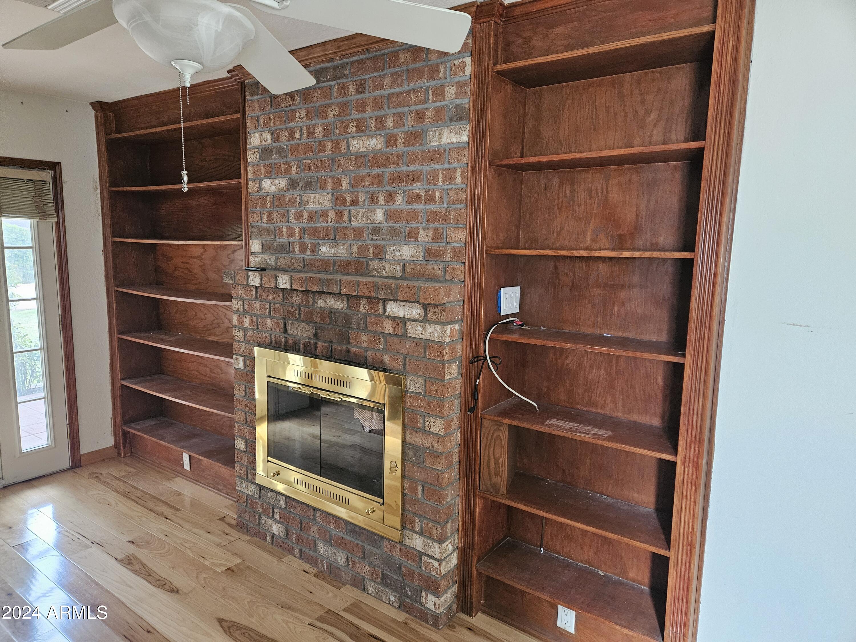948 East Grandview Road Phoenix, AZ 85022 - Photo 22 of 43 a room with walk in closet and a window