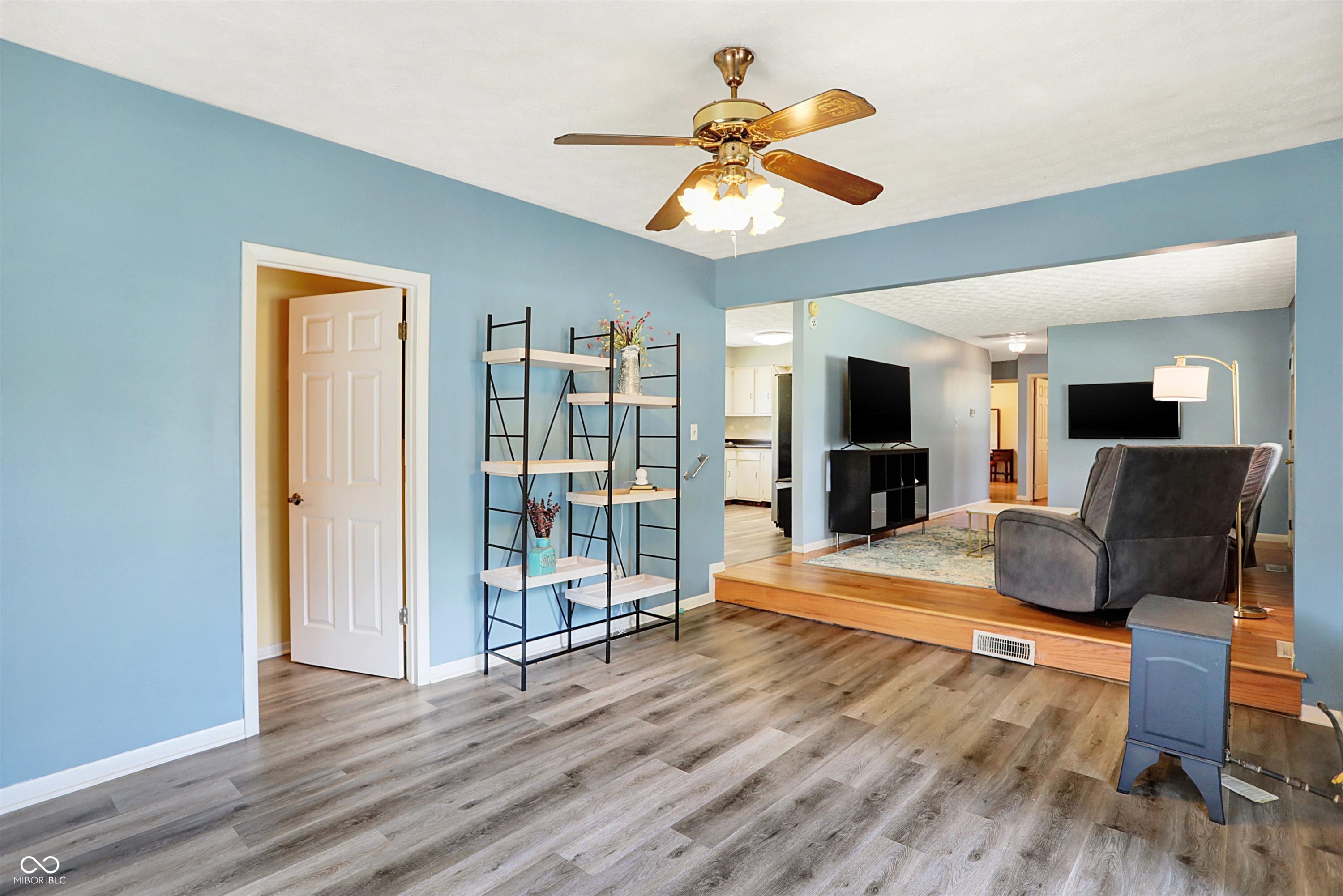426 Mc Gregor Road Indianapolis, IN 46217 - Photo 11 of 35 Gallery Image 11
