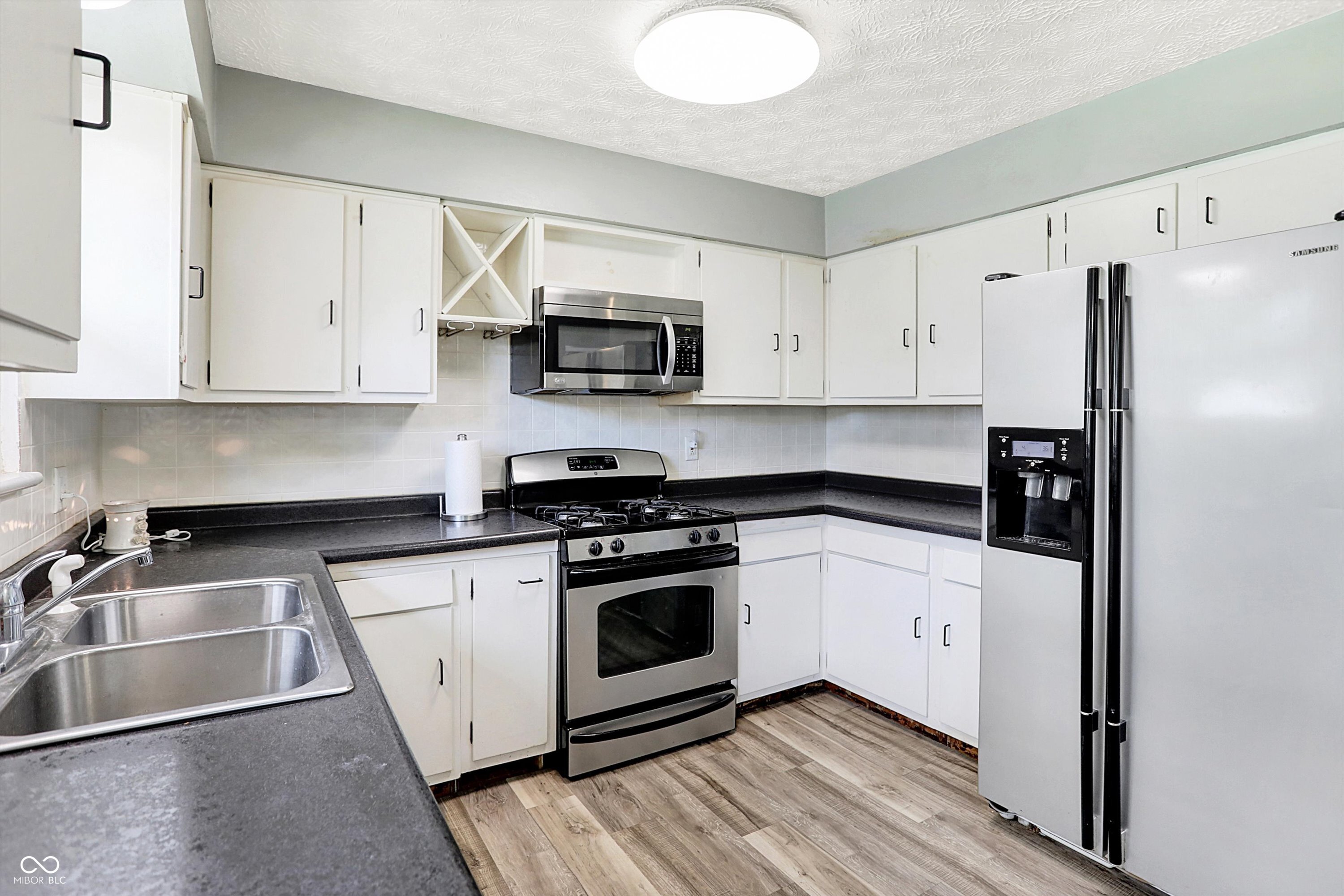426 Mc Gregor Road Indianapolis, IN 46217 - Photo 14 of 35 Gallery Image 14