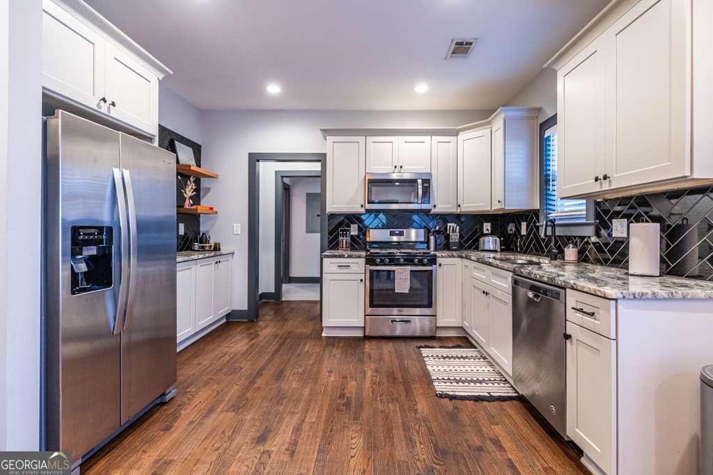 988 Mayson Turner Road Northwest Atlanta, GA 30314 - Photo 16 of 48