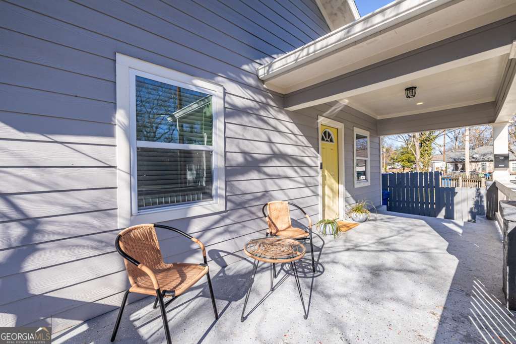 988 Mayson Turner Road Northwest Atlanta, GA 30314 - Photo 2 of 48