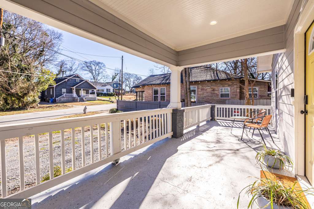 988 Mayson Turner Road Northwest Atlanta, GA 30314 - Photo 4 of 48