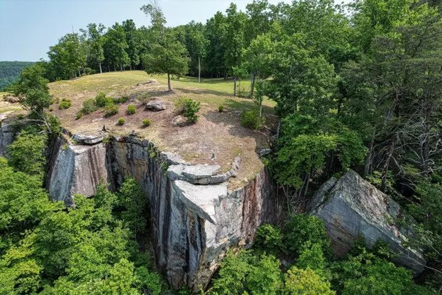 $1,000,000 | 110 Falls Lane, Spencer, TN 38585