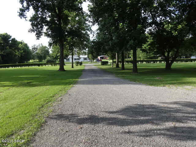 6890 Cherry Valley Road Marion, IL 62959 - Photo 11 of 41 Gallery Image 11