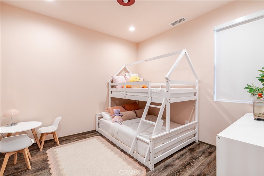 2707 Rockefeller Lane, Unit B Redondo Beach, CA 90278 - Photo 4 of 34 Second downstairs bedroom