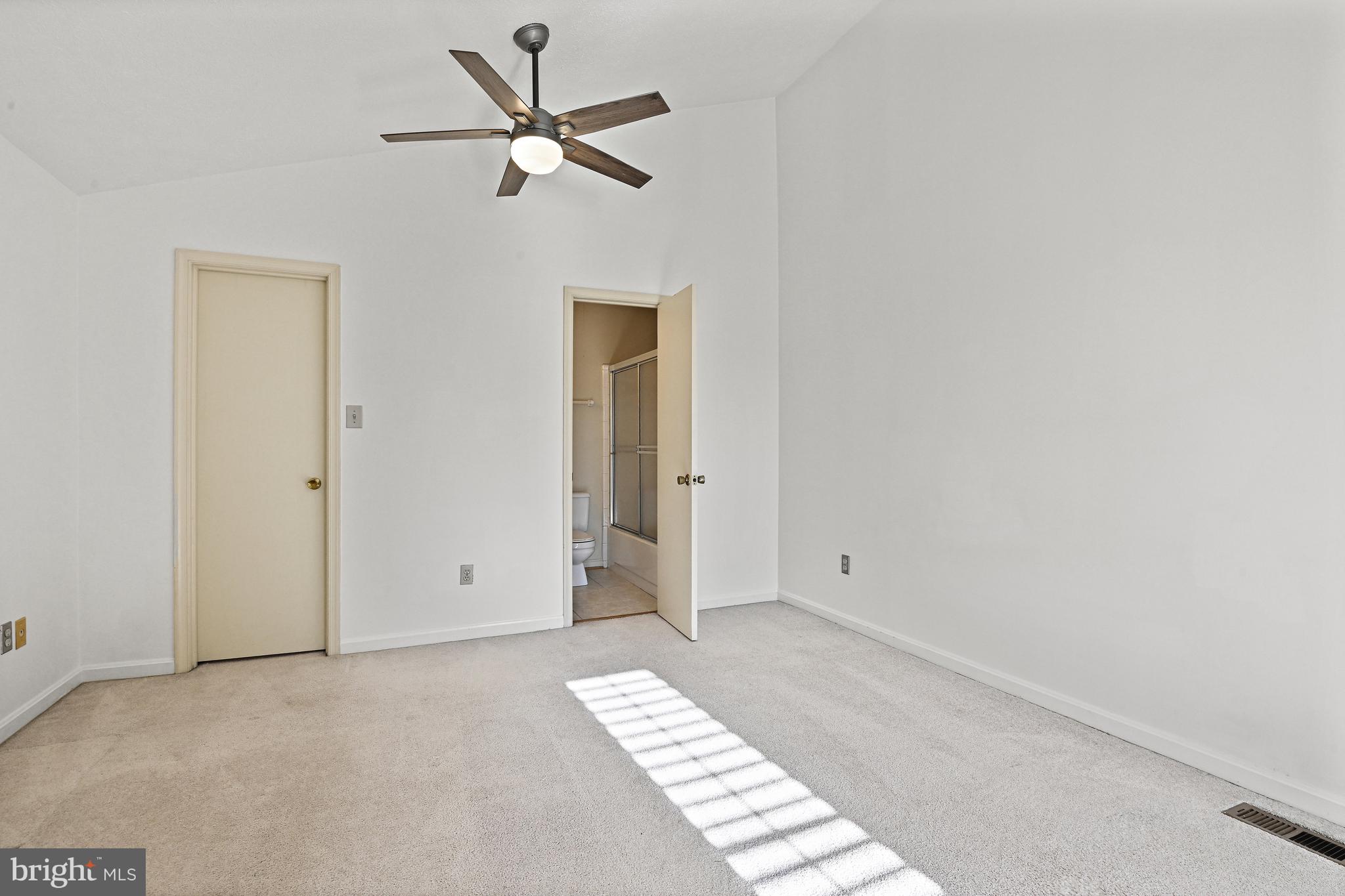 9971 Oakton Terrace Road Oakton, VA 22124 - Photo 13 of 22 Bedroom 2