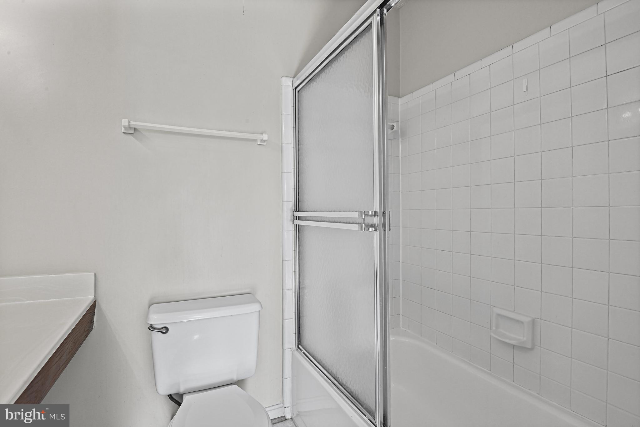9971 Oakton Terrace Road Oakton, VA 22124 - Photo 15 of 22 Ensuite Bath