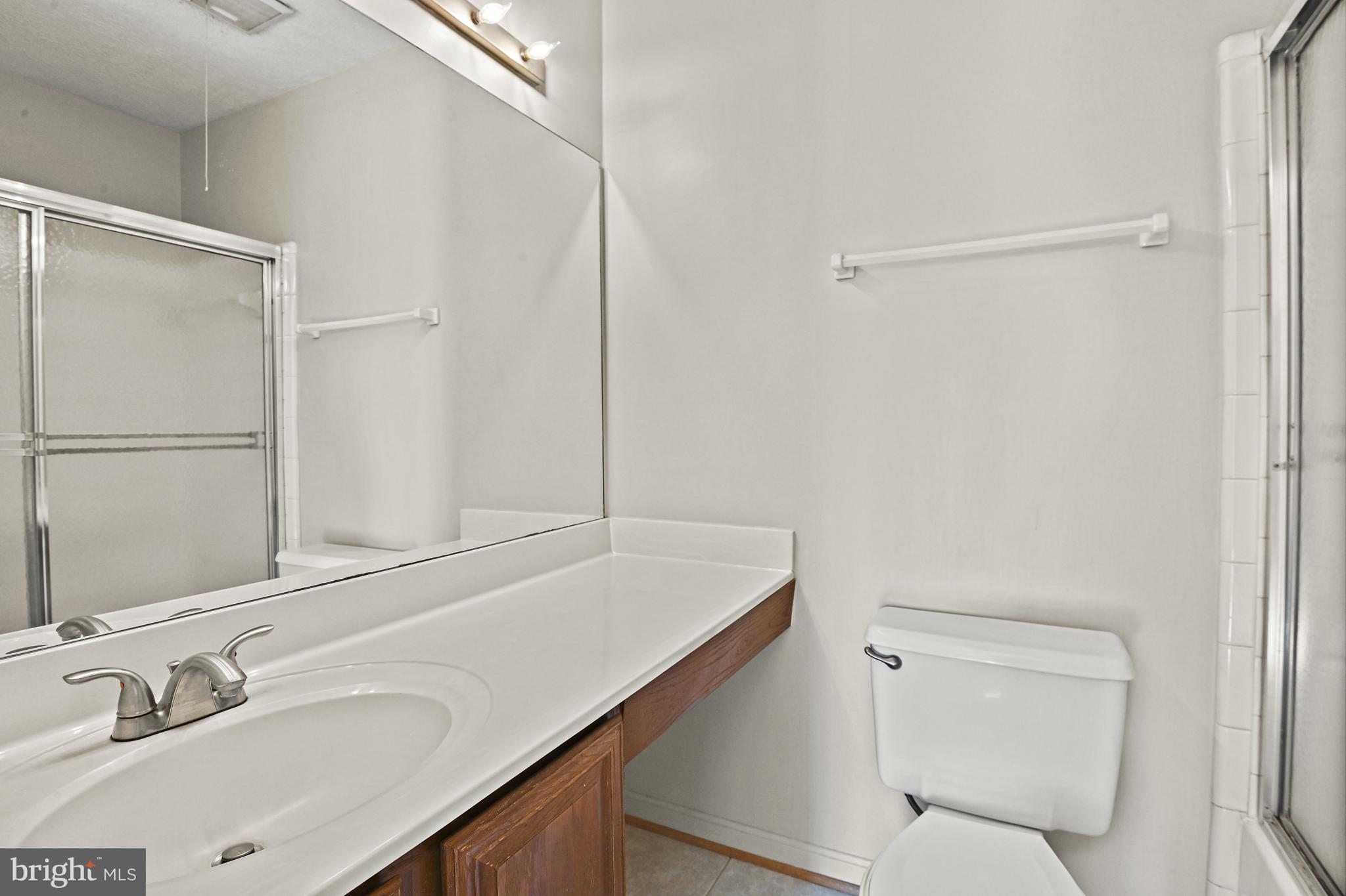 9971 Oakton Terrace Road Oakton, VA 22124 - Photo 16 of 22 Ensuite Bath