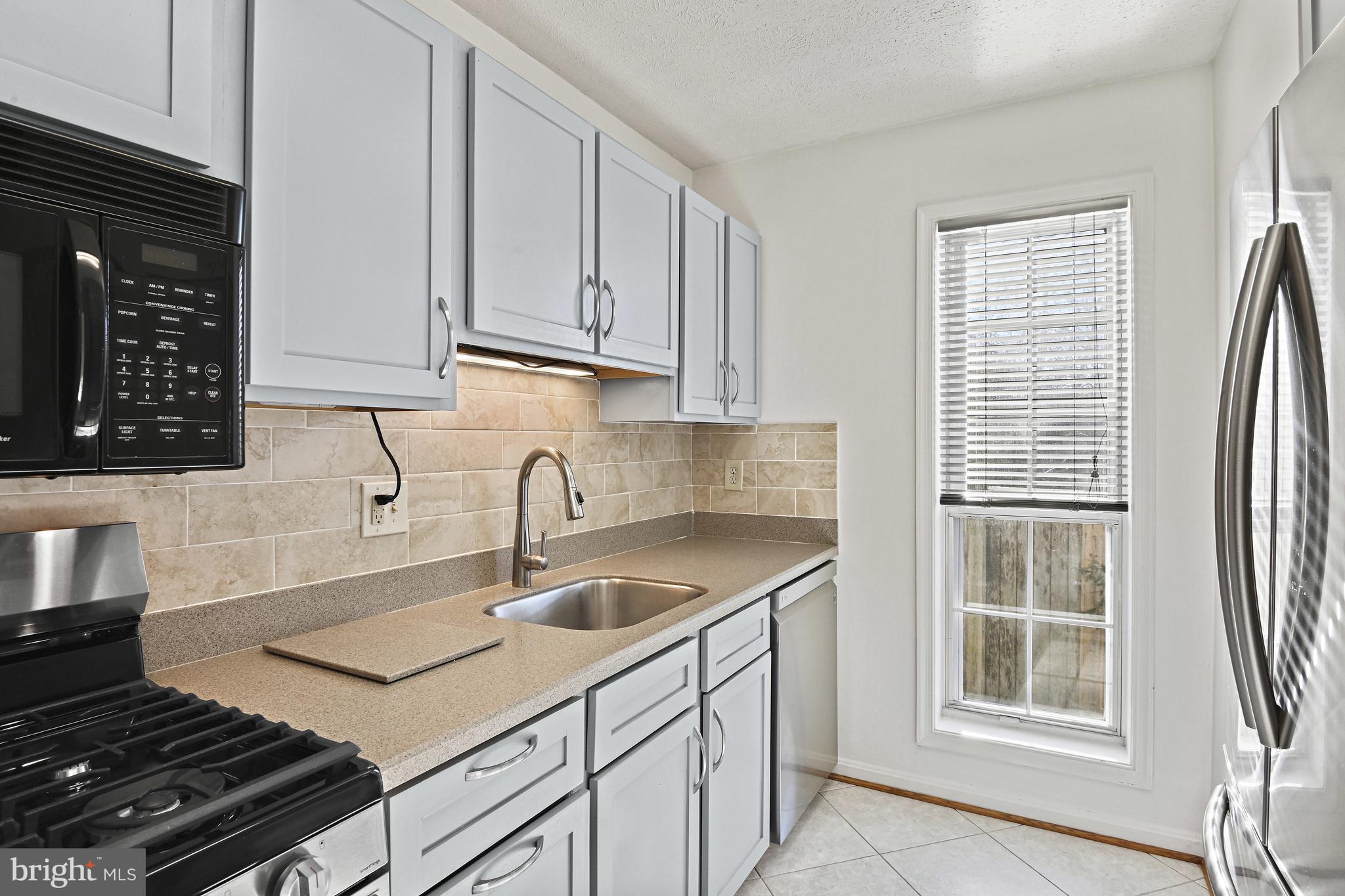 9971 Oakton Terrace Road Oakton, VA 22124 - Photo 6 of 22 Kitchen