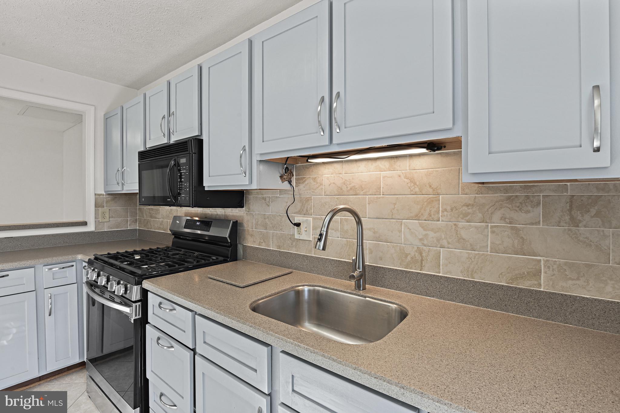 9971 Oakton Terrace Road Oakton, VA 22124 - Photo 8 of 22 Kitchen