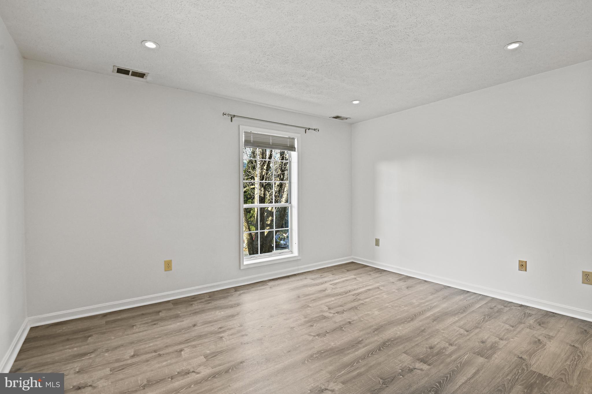 9971 Oakton Terrace Road Oakton, VA 22124 - Photo 10 of 22 Primary Bedroom