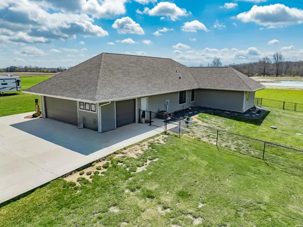 $725,000 | 9372 Garman Road, Leo, IN 46765
