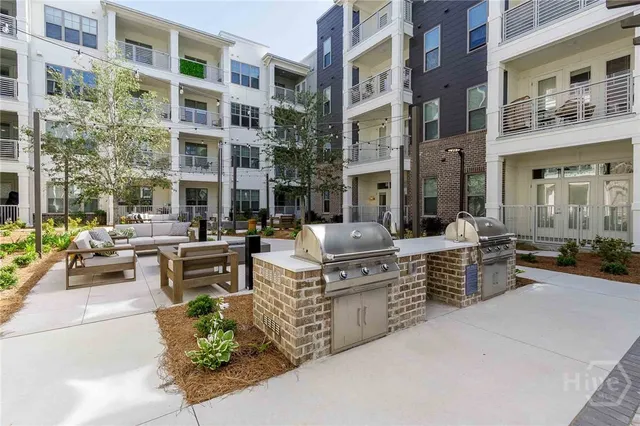 $1,476 | 1150 East Perry Lane, Unit A1, Savannah, GA 31401
