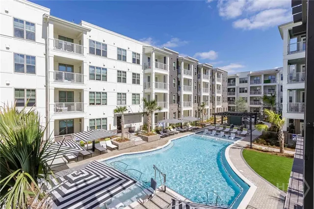 $1,476 | 1150 East Perry Lane, Unit A1, Savannah, GA 31401