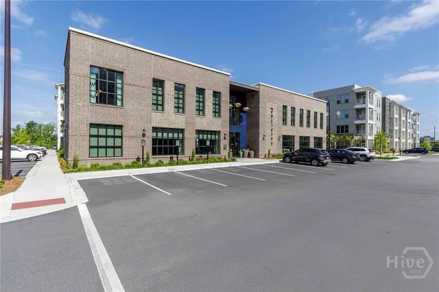 $1,476 | 1150 East Perry Lane, Unit A1, Savannah, GA 31401