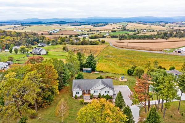 $997,000 | 76 Centerville Road, Bridgewater, VA 22812