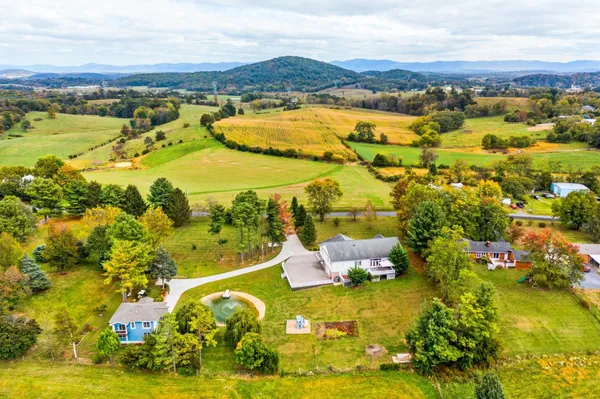 $997,000 | 76 Centerville Road, Bridgewater, VA 22812