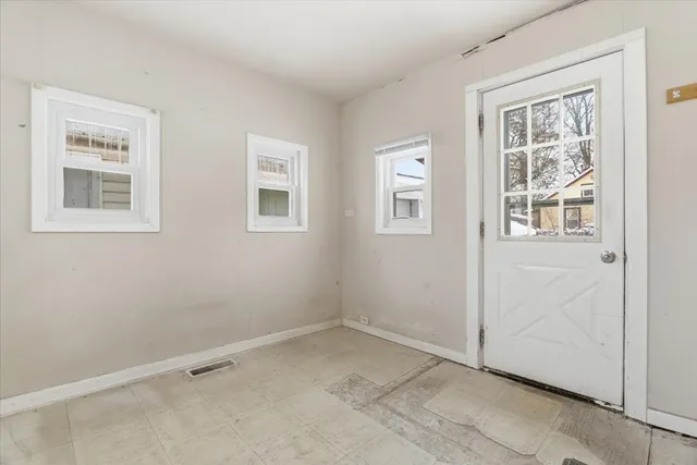 $165,000 | 33759 North Lake Shore Drive, Grayslake, IL 60030