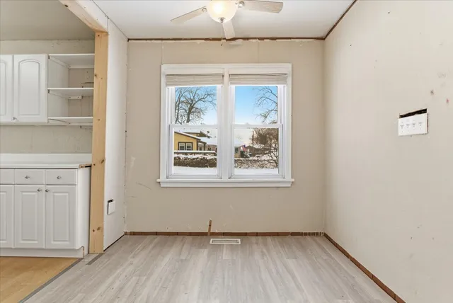 $165,000 | 33759 North Lake Shore Drive, Grayslake, IL 60030