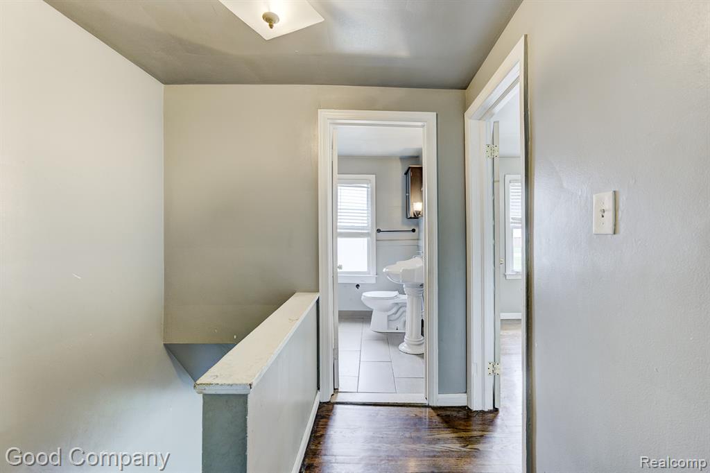 21797 Moross Road Detroit, MI 48236 - Photo 13 of 29
