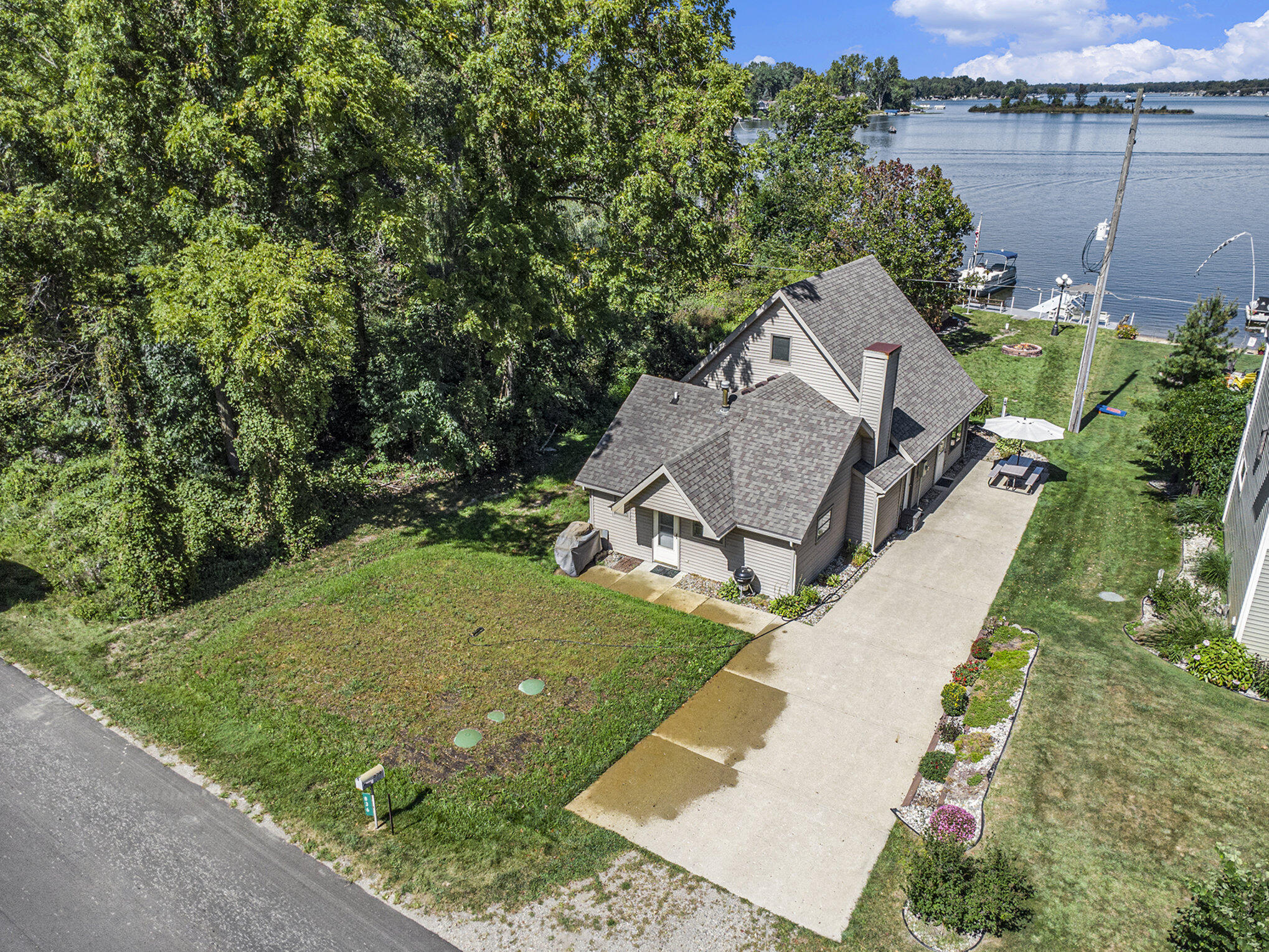 836 Fisher Road Quincy, MI 49082 - Photo 4 of 29 003_836_fisher_rd_quincy_mi_49082-1