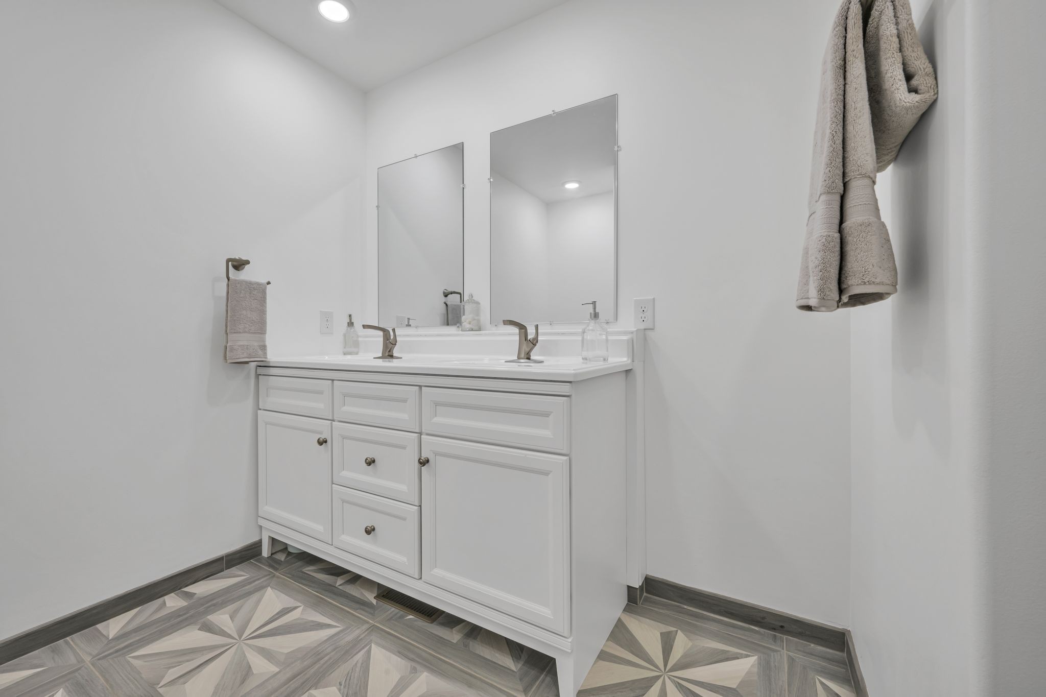 1697 Curtis Chapel Road McEwen, TN 37101 - Photo 44 of 71 Gallery Image 44