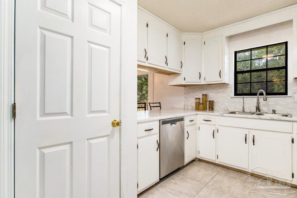 5600 Porpoise Road Milton, FL 32583 - Photo 12 of 50 Gallery Image 12