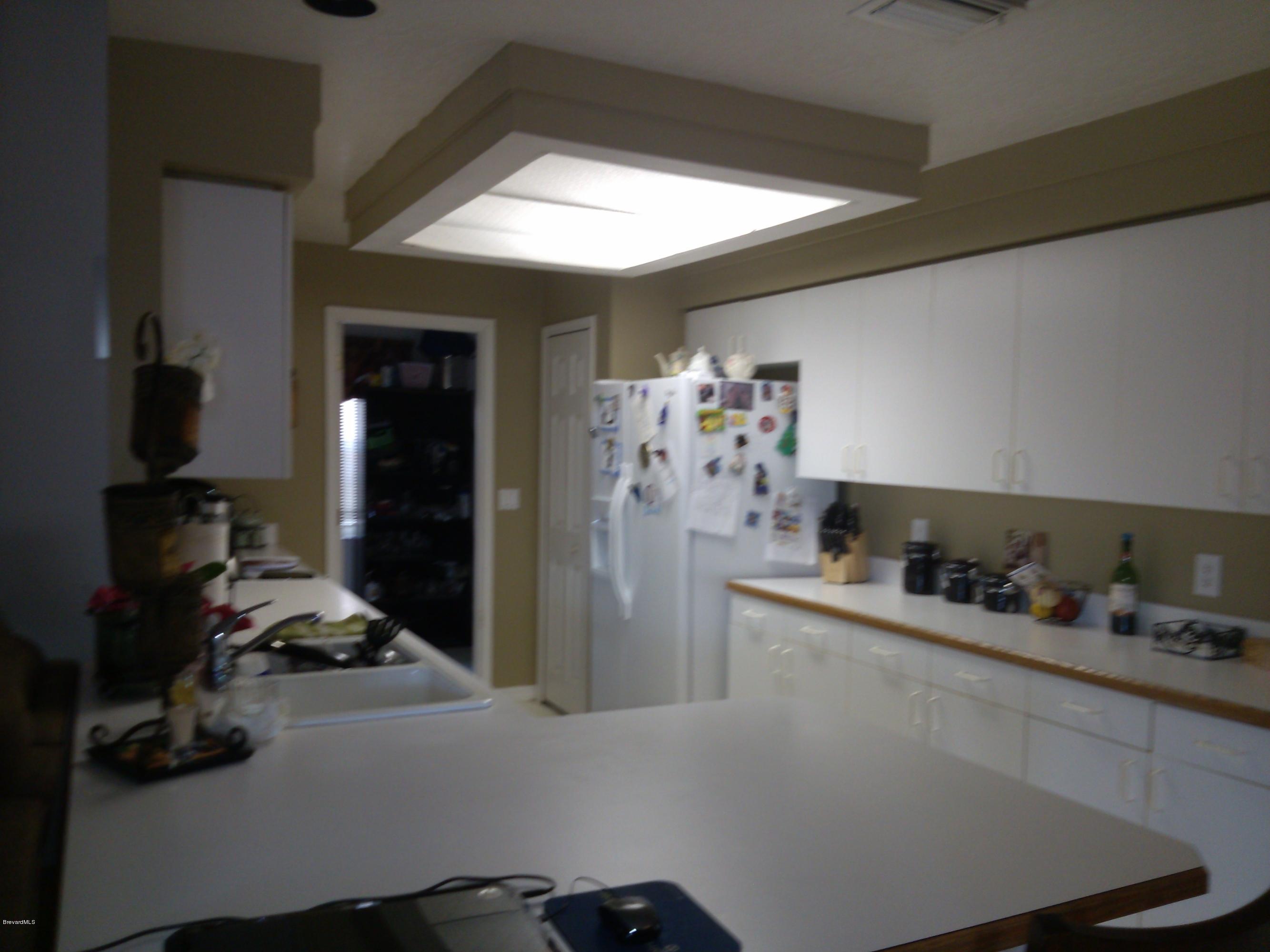1631 Rustic Way Melbourne, FL 32935 - Photo 5 of 10 kitchen