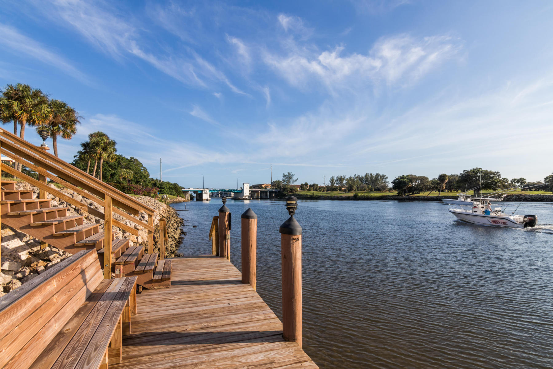 336 Golfview Road, Unit 406 North Palm Beach, FL 33408 - Photo 4 of 13 336 Golfview Dock