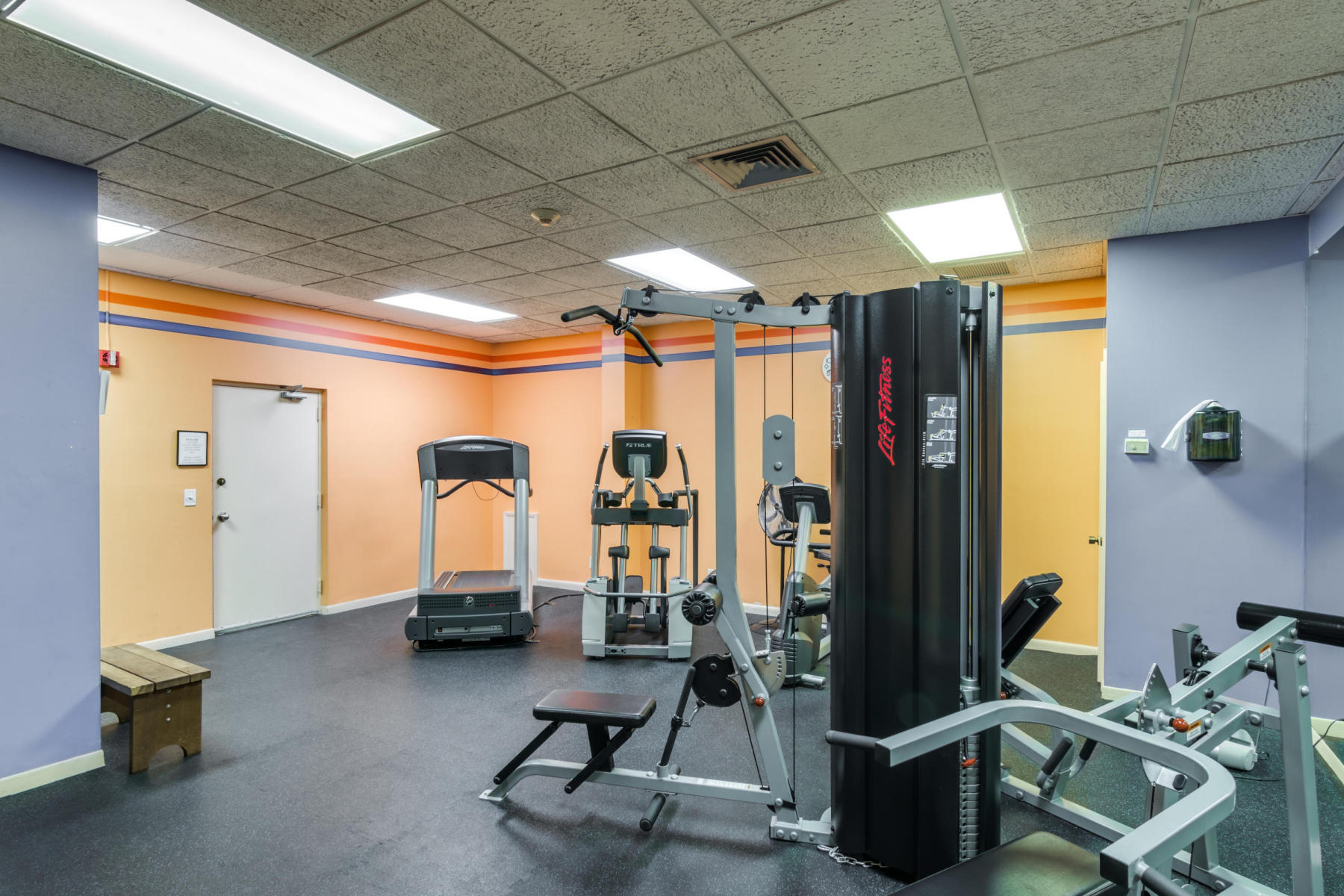 336 Golfview Road, Unit 406 North Palm Beach, FL 33408 - Photo 5 of 13 336 Golfview Gyn