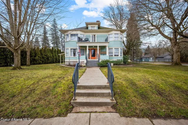 $1,200,000 | 1006 East Sherman Avenue, Coeur D'Alene, ID 83814
