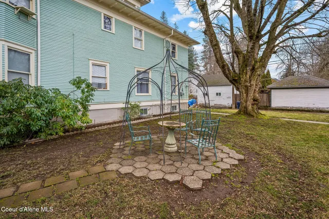 $1,200,000 | 1006 East Sherman Avenue, Coeur D'Alene, ID 83814