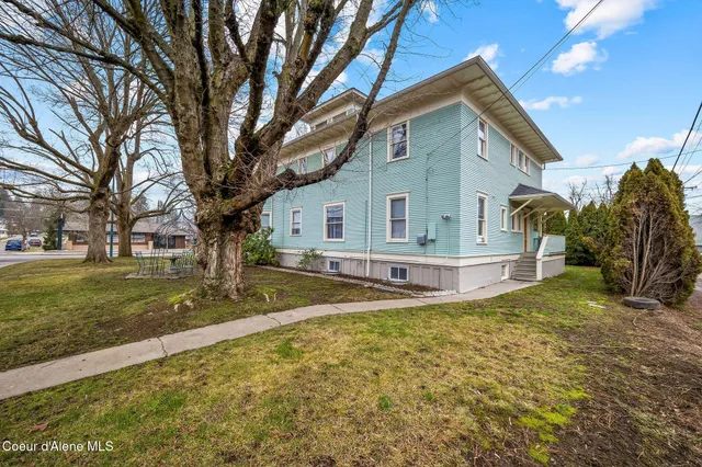 $1,200,000 | 1006 East Sherman Avenue, Coeur D'Alene, ID 83814