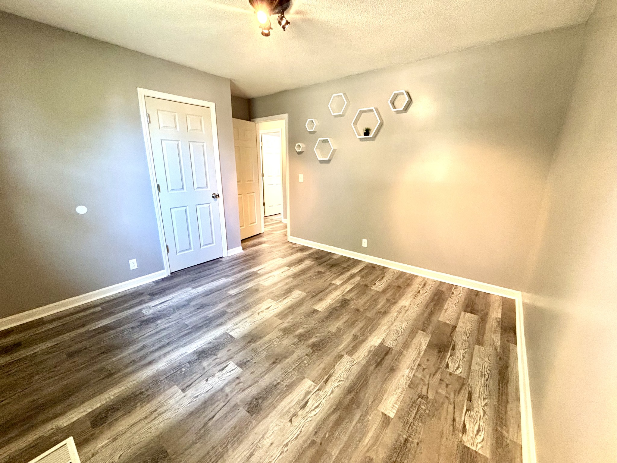 623 Lafayette Road Clarksville, TN 37042 - Photo 9 of 12 a view of an empty room