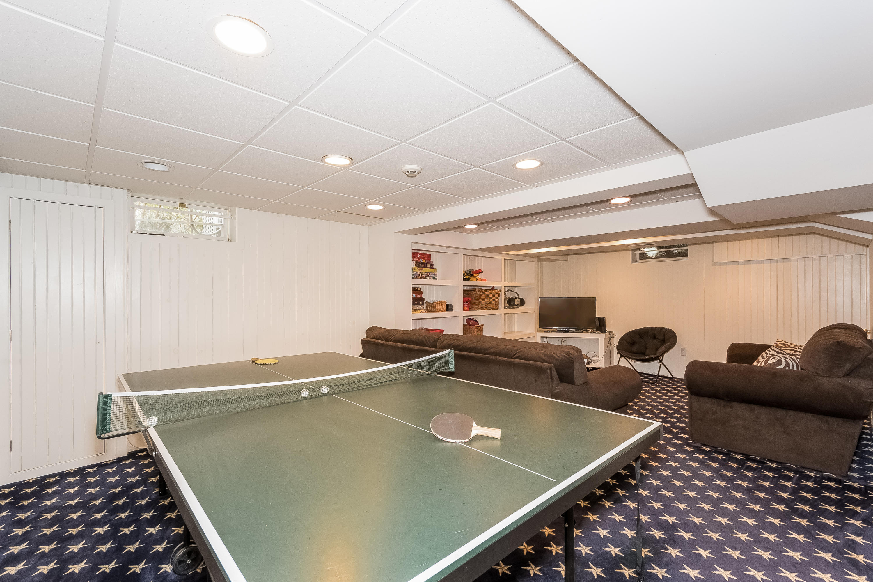 71 Peach Hill Road Darien, CT 06820 - Photo 30 of 42 a room with gym equipment