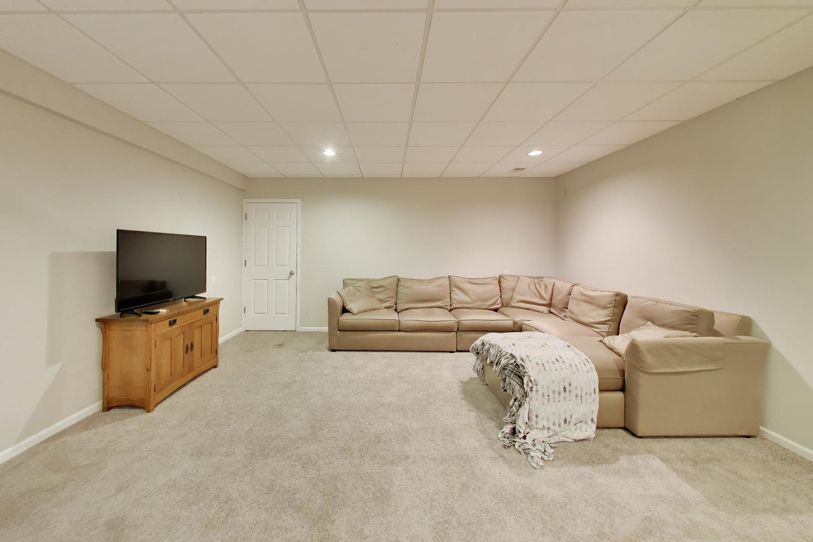3314 Cardinal Lane Spring Grove, IL 60071 - Photo 45 of 66 Gallery Image 45