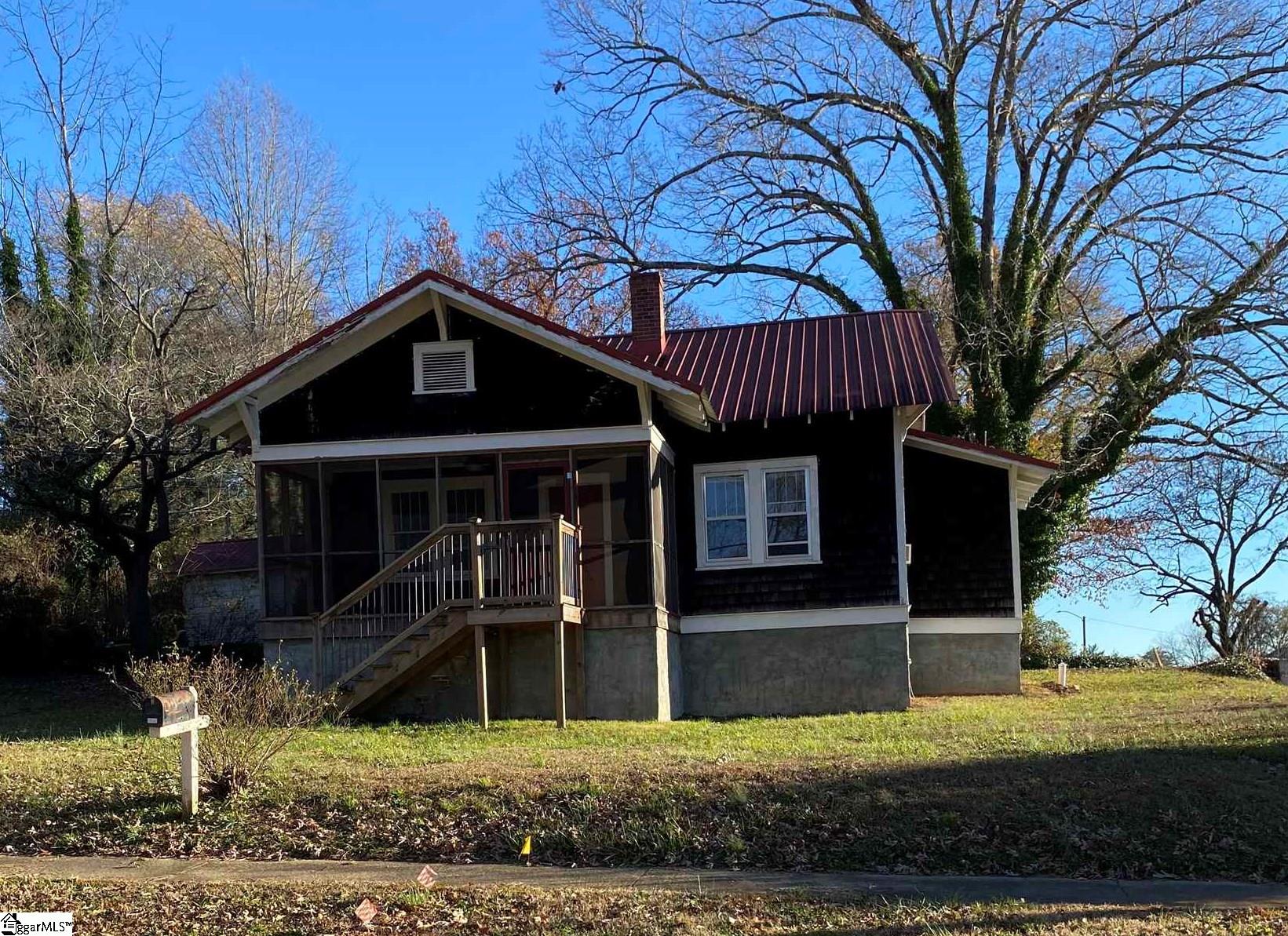 202 Jefferson Street Pickens, SC 29671 - Photo 1 of 35
