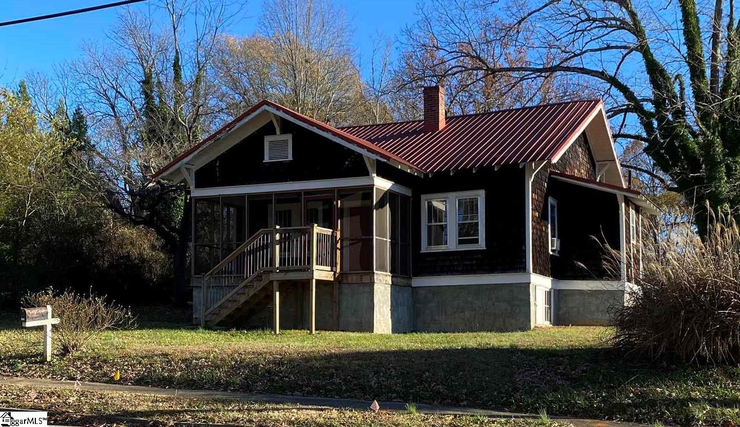 202 Jefferson Street Pickens, SC 29671 - Photo 5 of 35